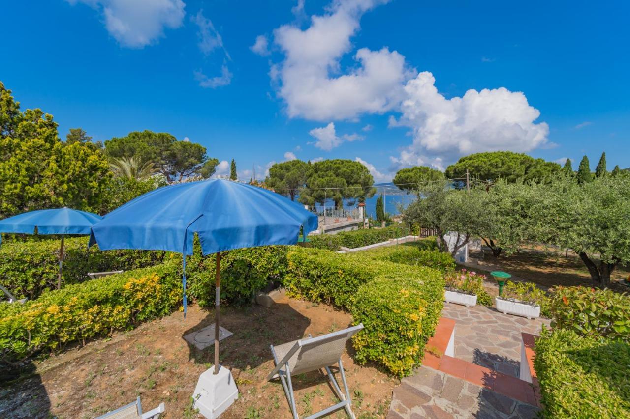 Residence Baia Delle Grazie Casa Morcone Экстерьер фото