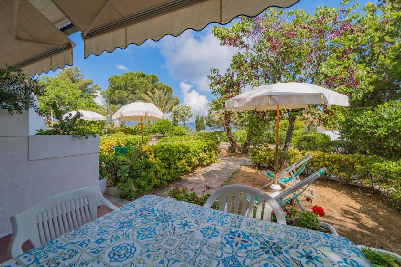 Residence Baia Delle Grazie Casa Morcone Экстерьер фото